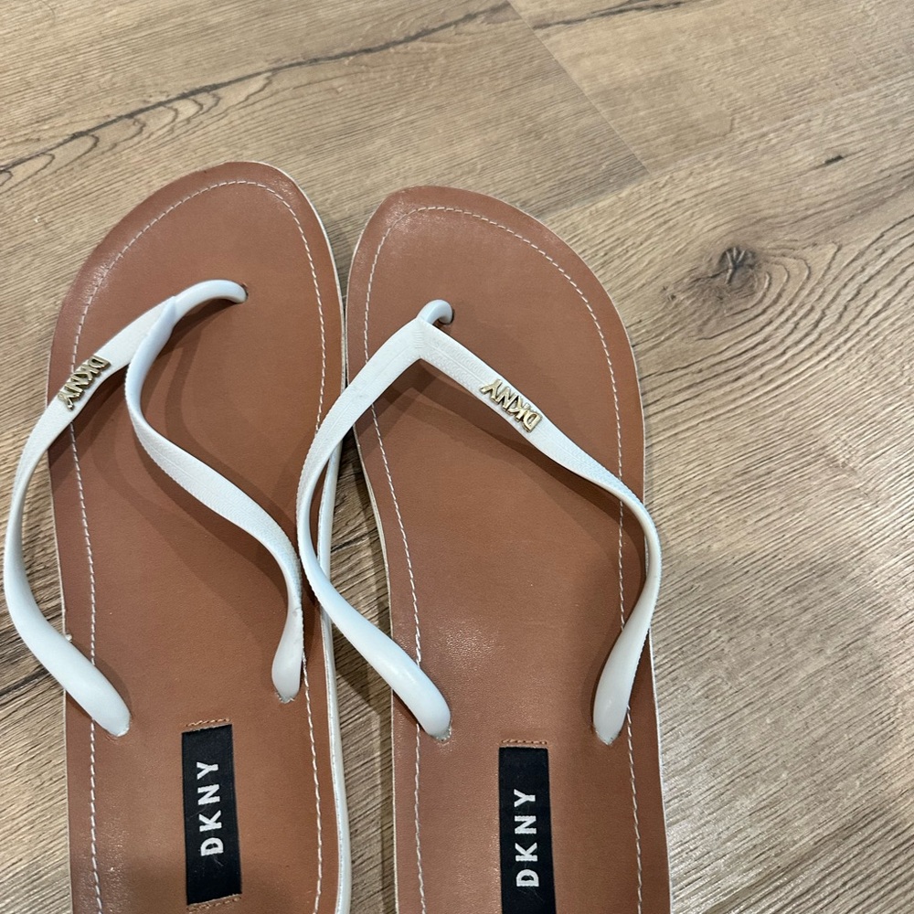 DKNY Women's White and Tan Sandals